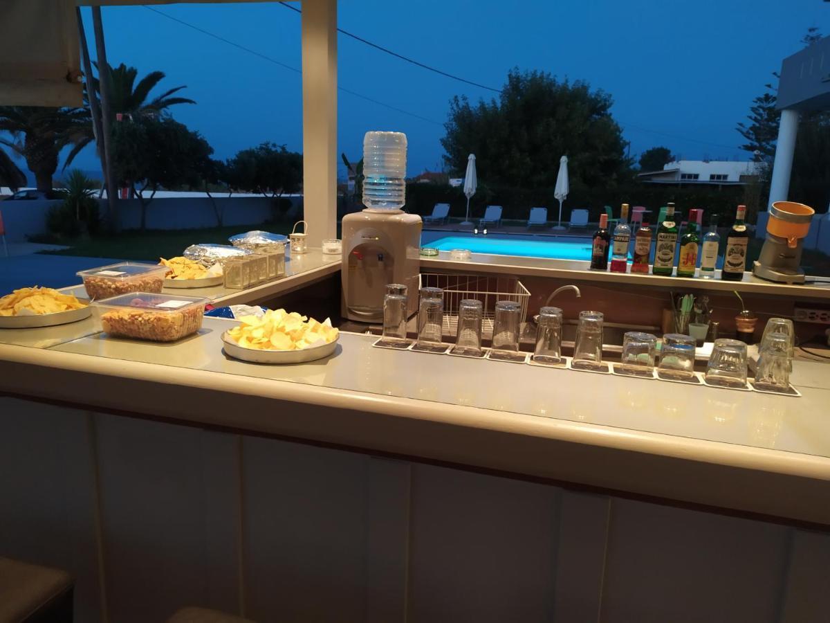 Banana Moon Aparthotel Adelianos Kampos Buitenkant foto