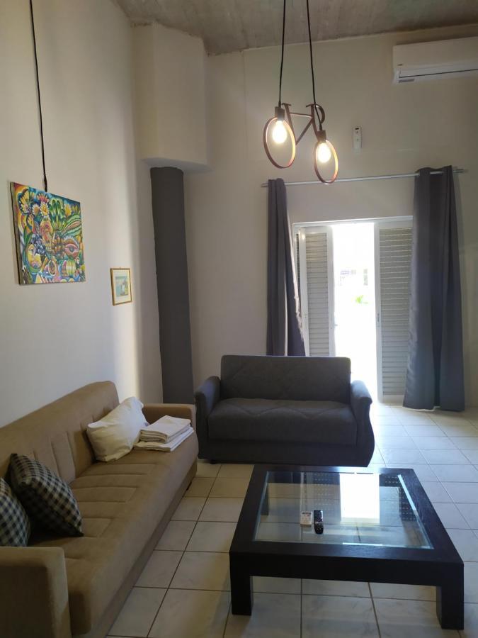 Banana Moon Aparthotel Adelianos Kampos Buitenkant foto