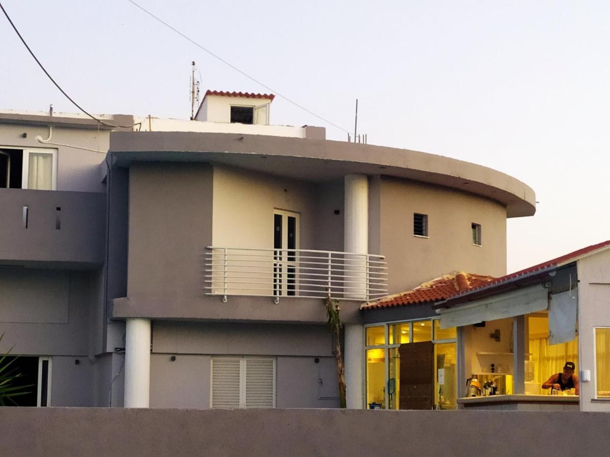 Banana Moon Aparthotel Adelianos Kampos Buitenkant foto