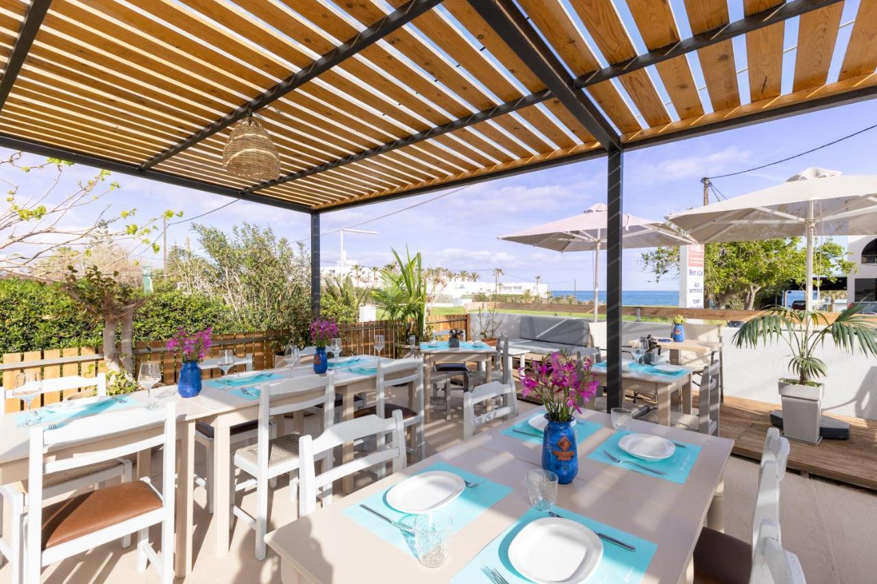 Banana Moon Aparthotel Adelianos Kampos Buitenkant foto