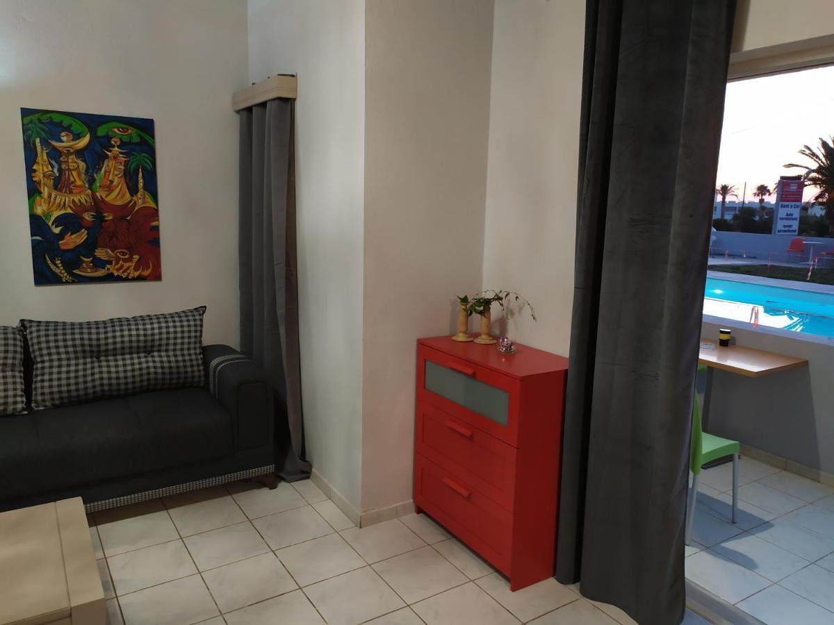Banana Moon Aparthotel Adelianos Kampos Buitenkant foto